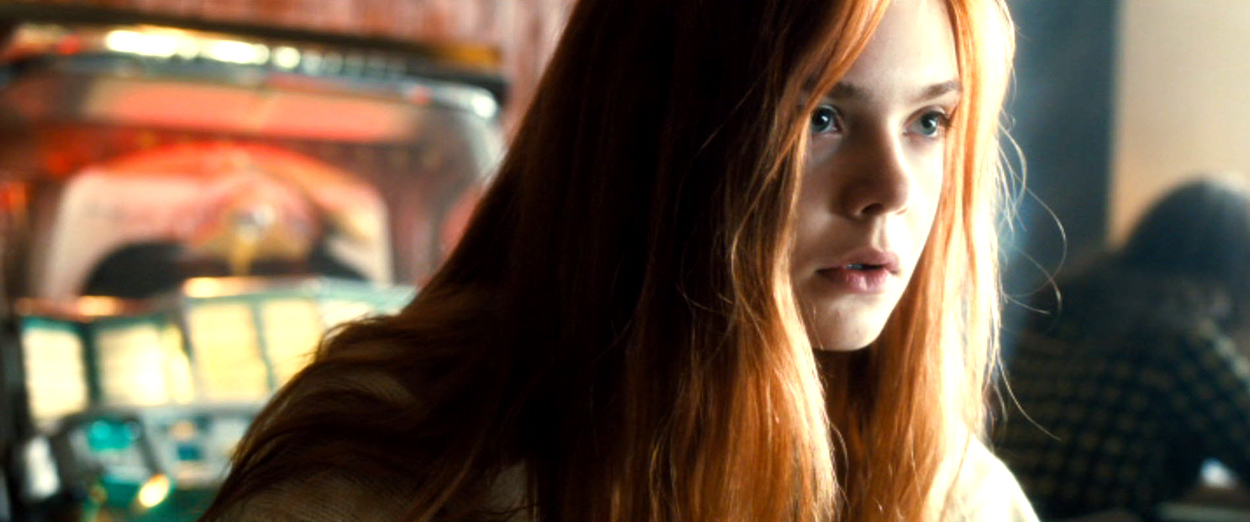 ellefanning_gingerrosa_2485.jpg