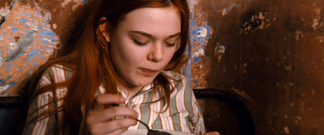 ellefanning_gingerrosa_3939.jpg