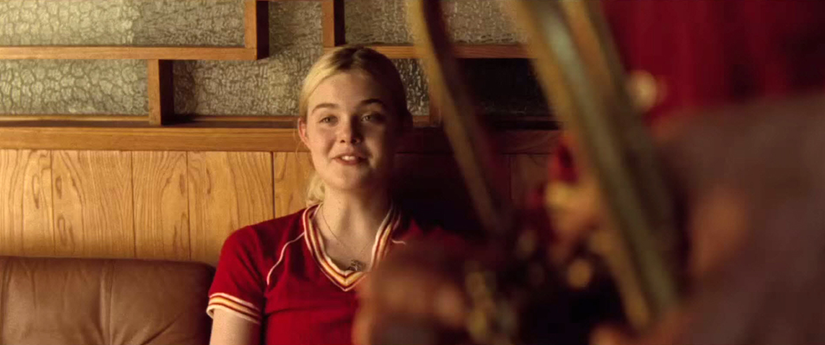 ellefanning_lowdown_00034.jpg