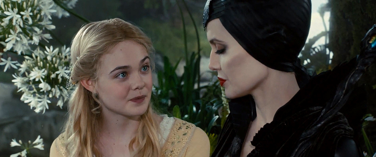 maleficient_ellefanning_01234.jpg