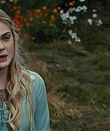 maleficient_ellefanning_01600.jpg
