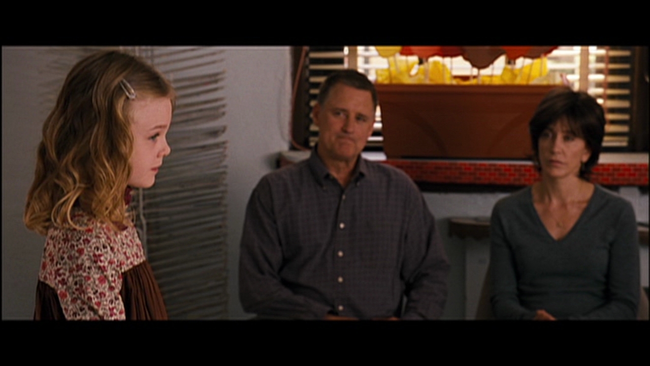 phoebeinwonderland_moviecap1634.jpg