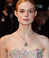 totally-elle-2016-neon-demon-cannes-premiere-226.jpg