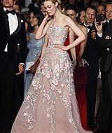 totally-elle-2016-neon-demon-cannes-premiere-313.jpg