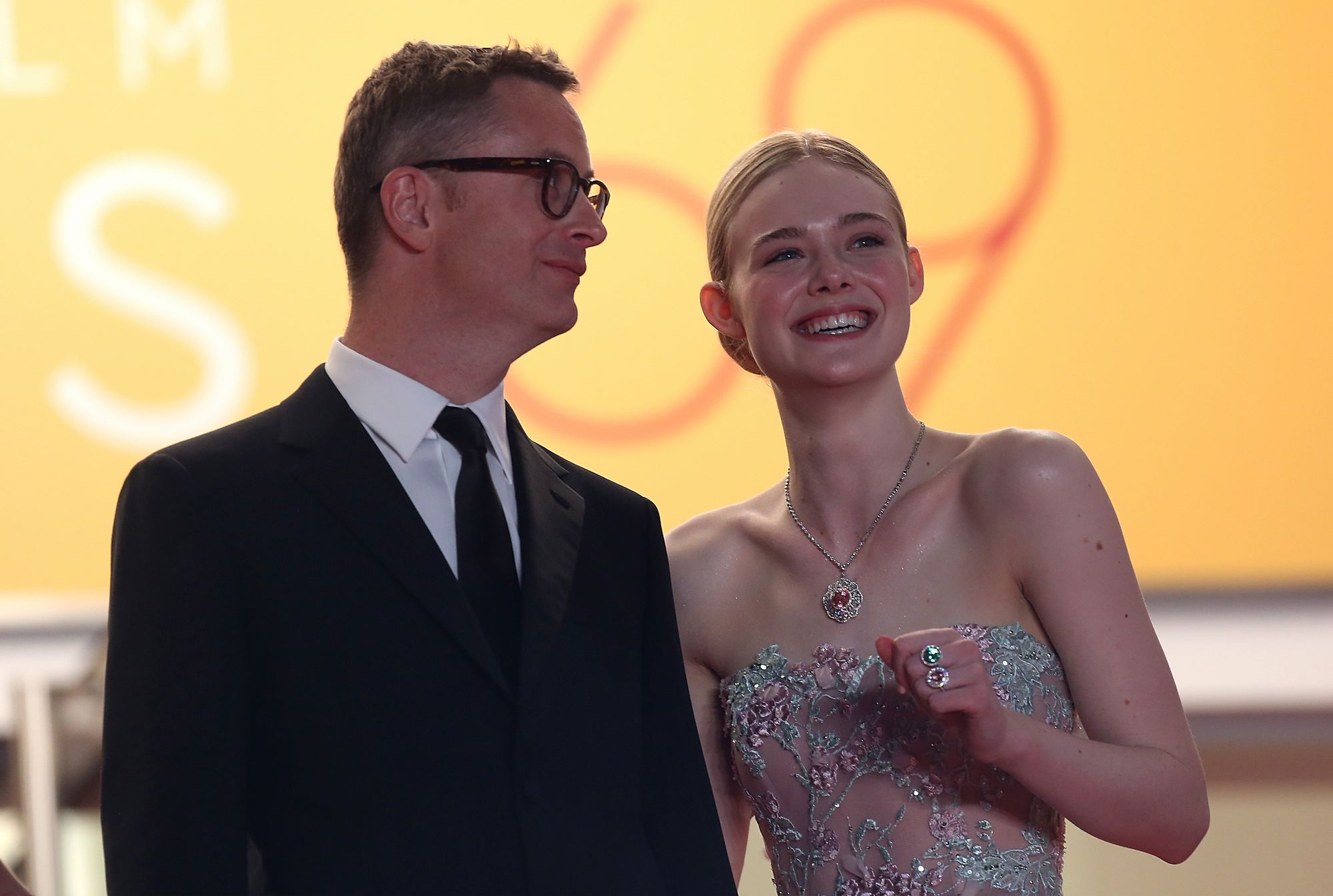 totally-elle-2016-neon-demon-cannes-premiere-144.jpg