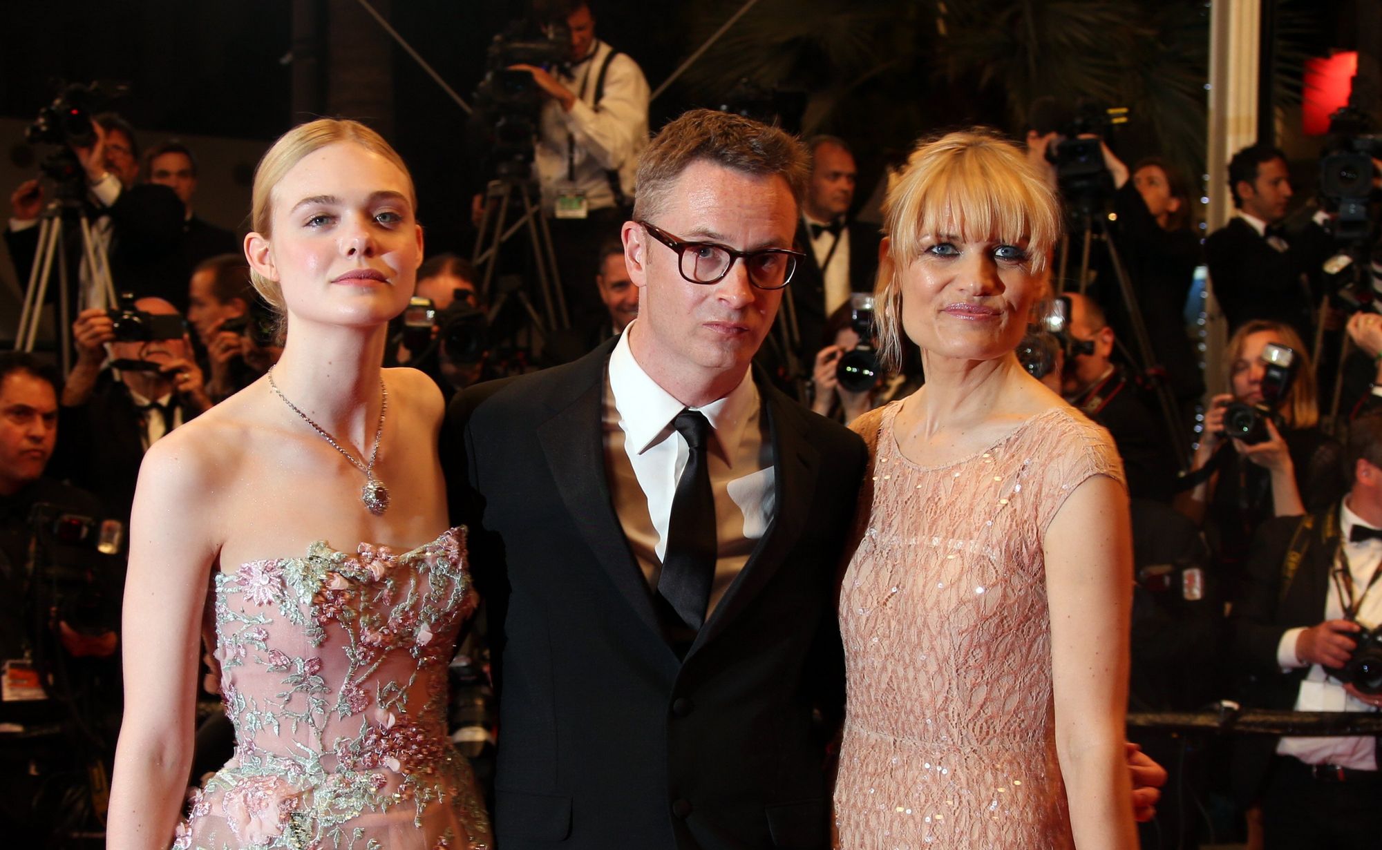 totally-elle-2016-neon-demon-cannes-premiere-185.jpg