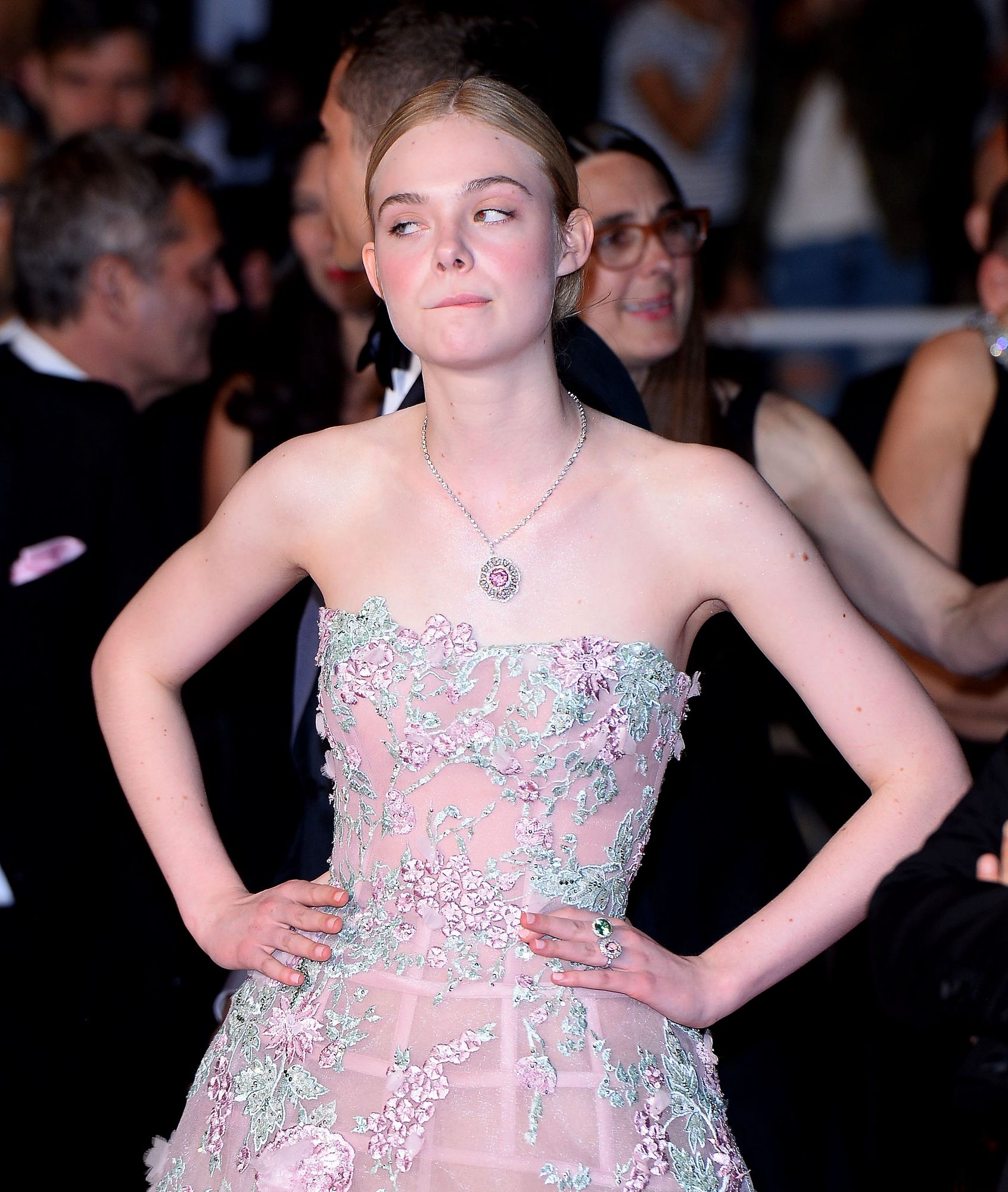 totally-elle-2016-neon-demon-cannes-premiere-270.jpg