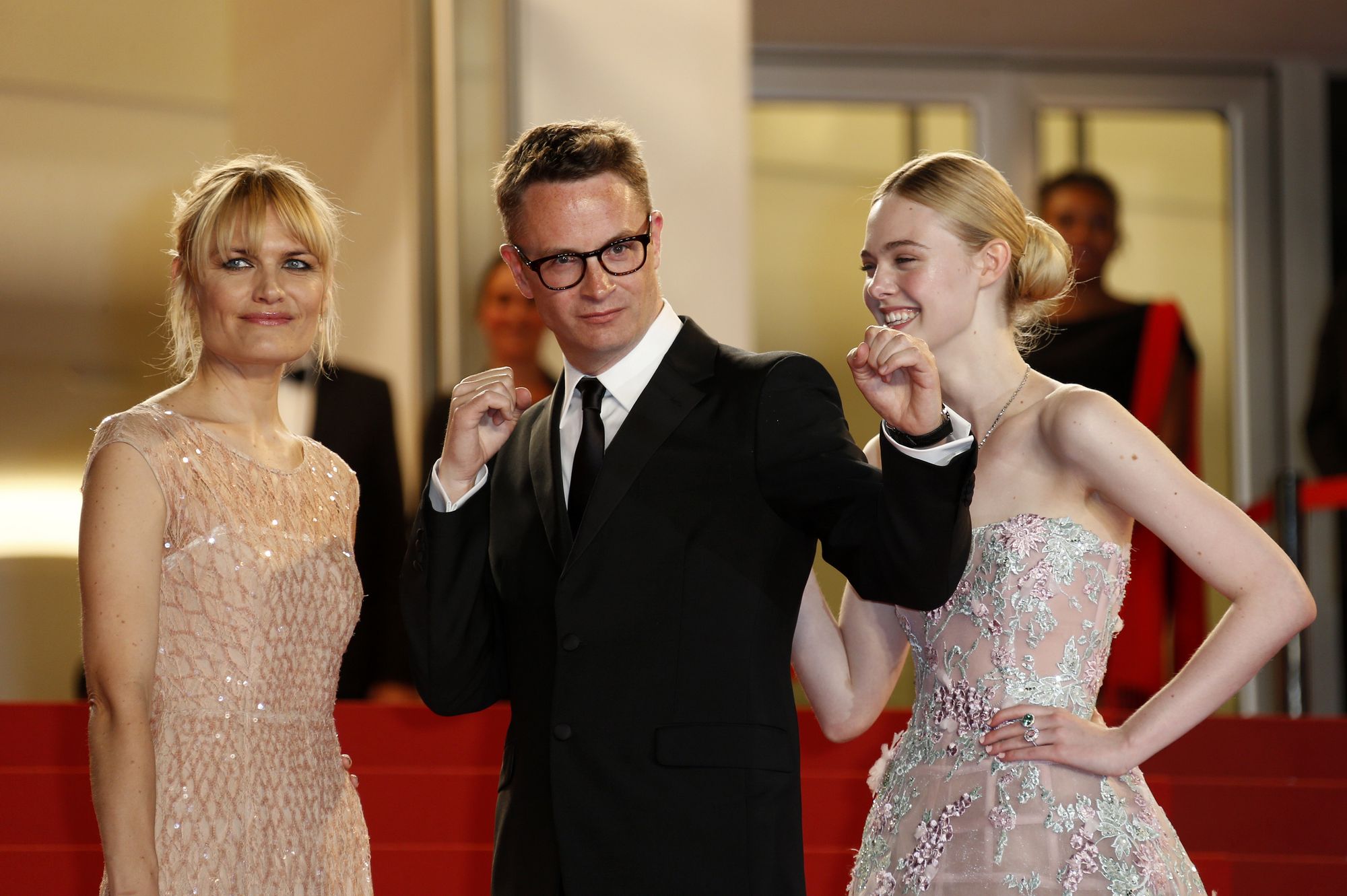 totally-elle-2016-neon-demon-cannes-premiere-328.jpg
