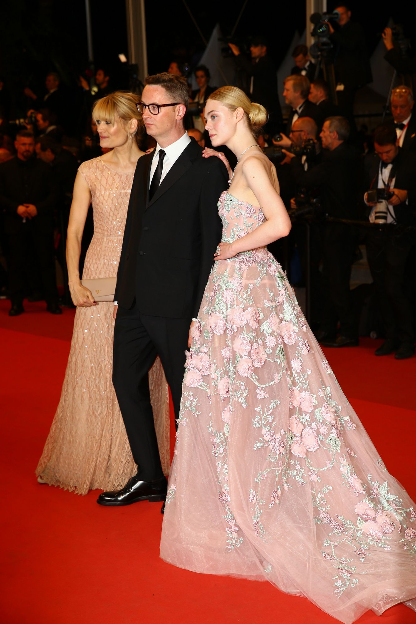 totally-elle-2016-neon-demon-cannes-premiere-372.jpg