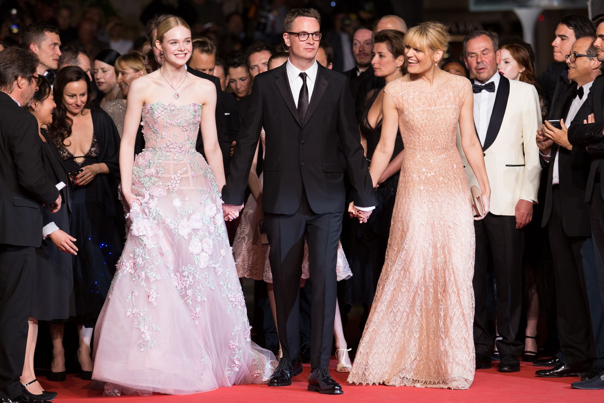 totally-elle-2016-neon-demon-cannes-premiere-481.jpg