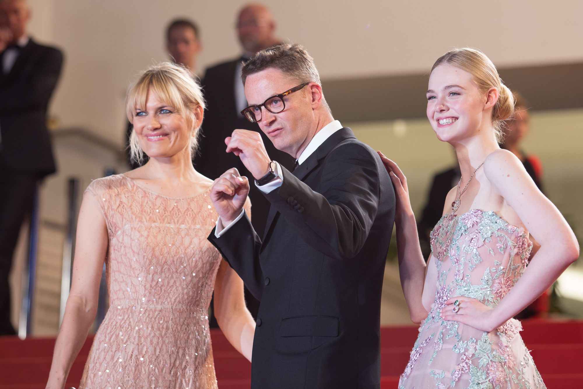 totally-elle-2016-neon-demon-cannes-premiere-486.jpg