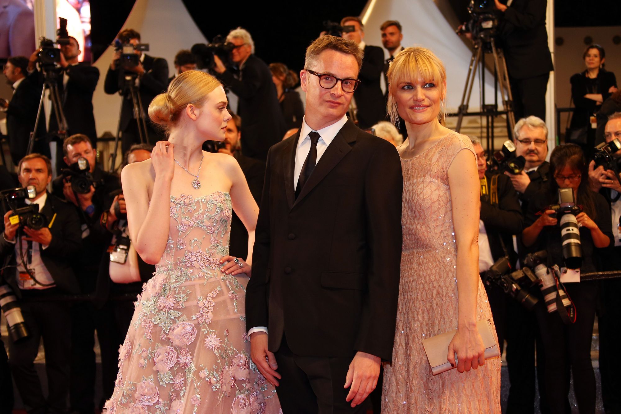 totally-elle-2016-neon-demon-cannes-premiere-499.jpg