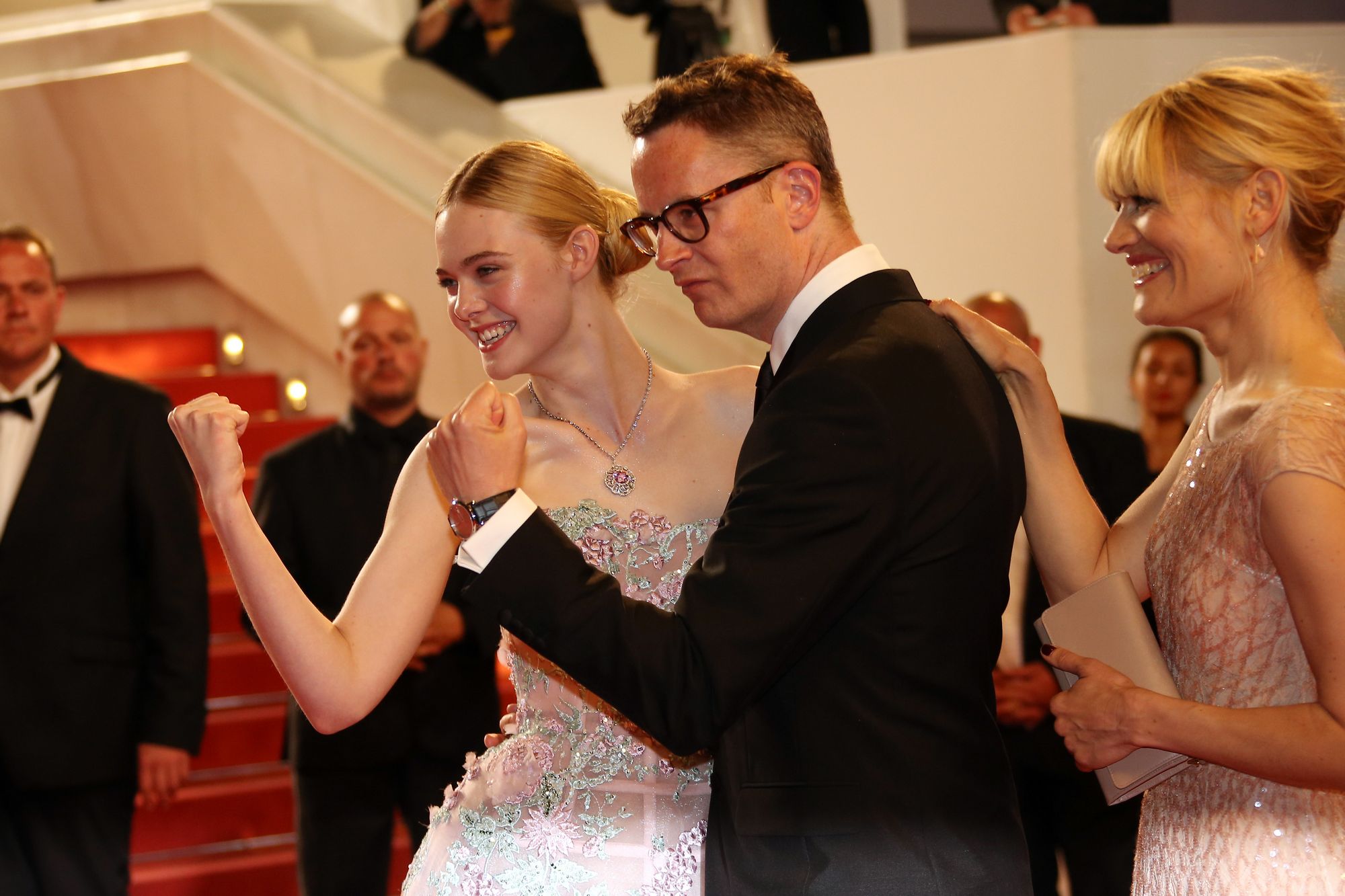 totally-elle-2016-neon-demon-cannes-premiere-500.jpg