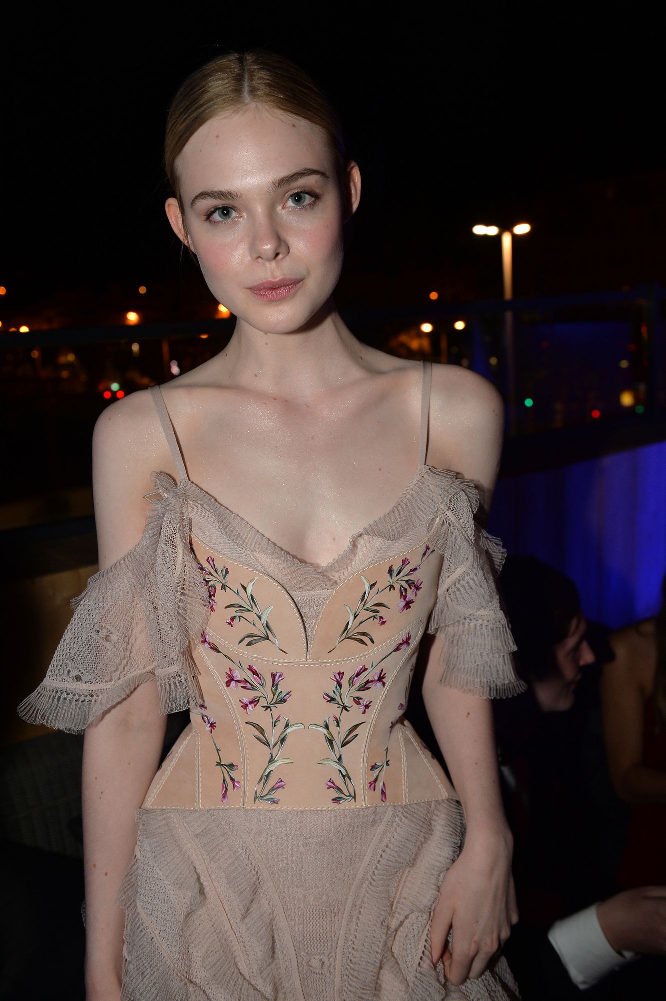 totally-elle-2016-neon-demon-cannes-premiere-party-009.jpg