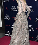 totally-elle-2016-neon-demon-uk-premiere-135.jpg