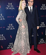 totally-elle-2016-neon-demon-uk-premiere-215.jpg