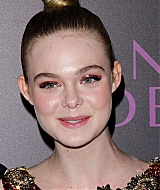 totally-elle-2016-neon-demon-la-premiere-121.jpg