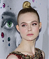 totally-elle-2016-neon-demon-la-premiere-132.jpg