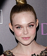 totally-elle-2016-neon-demon-la-premiere-138.jpg