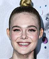 totally-elle-2016-neon-demon-la-premiere-258.jpg