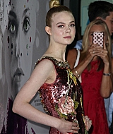 totally-elle-2016-neon-demon-la-premiere-369.jpg