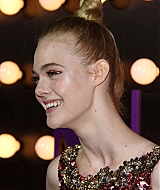 totally-elle-2016-neon-demon-la-premiere-391.jpg