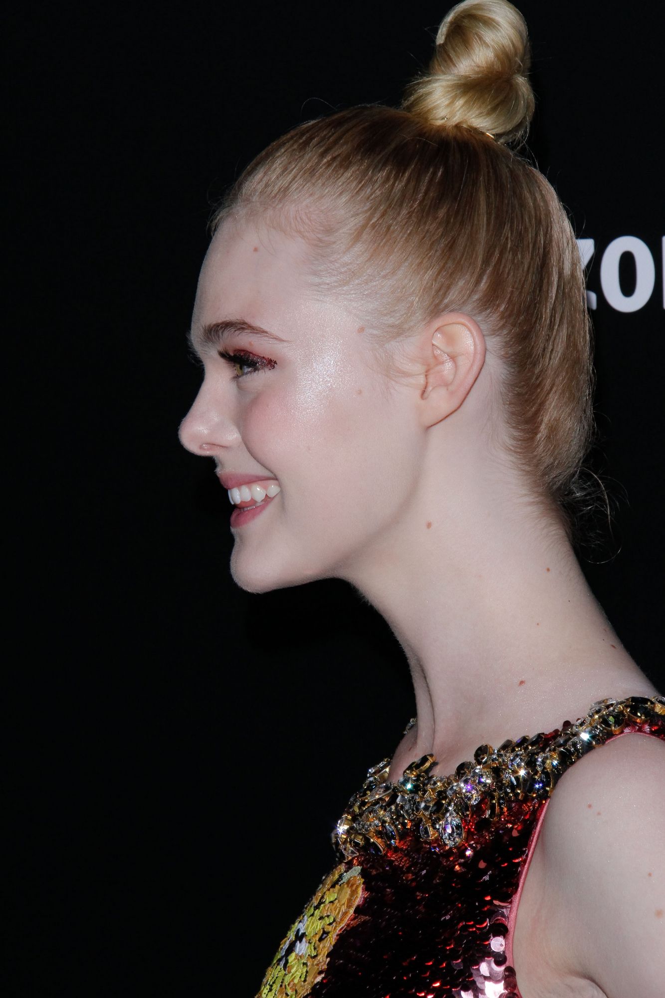 totally-elle-2016-neon-demon-la-premiere-129.jpg