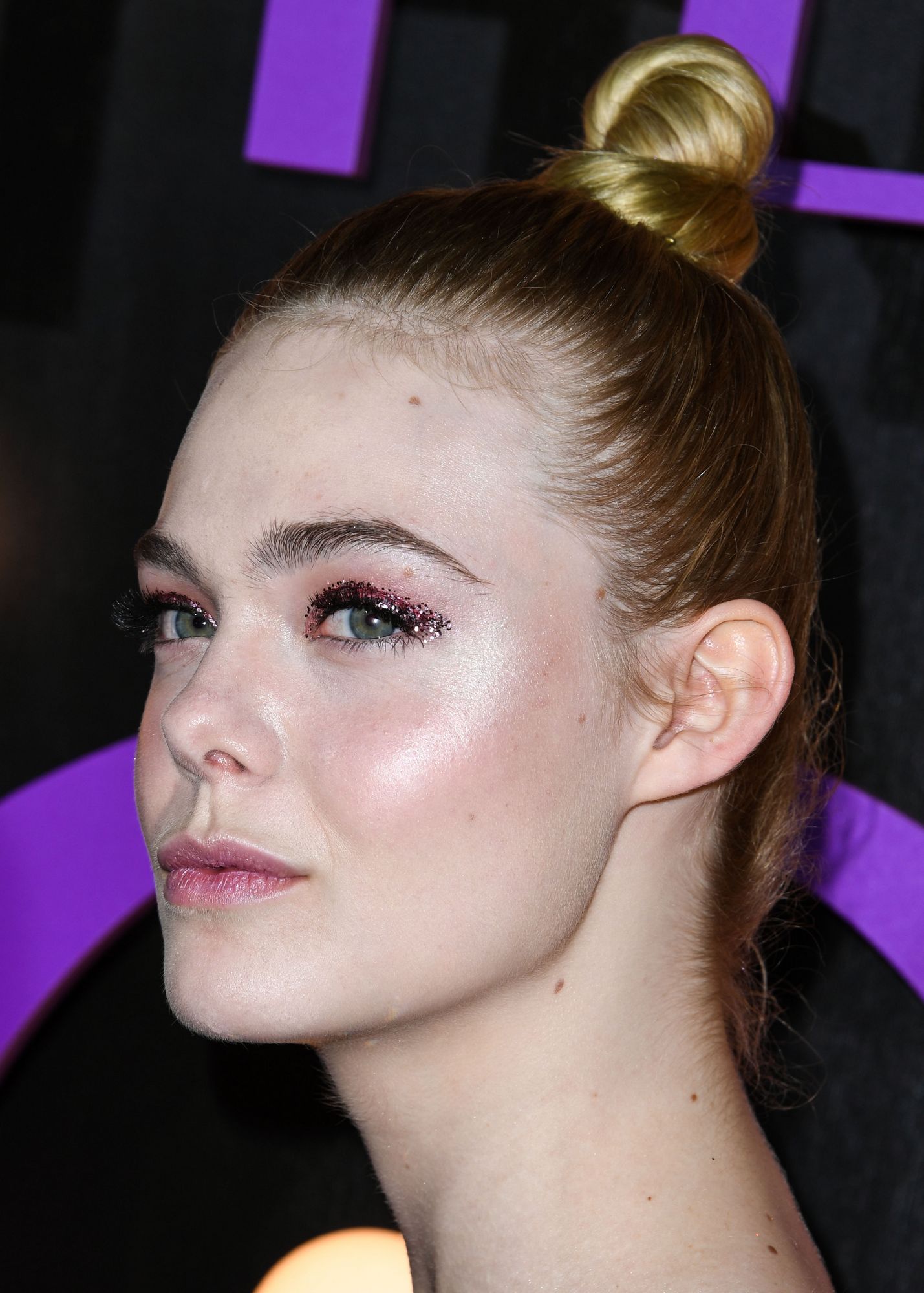totally-elle-2016-neon-demon-la-premiere-272.jpg
