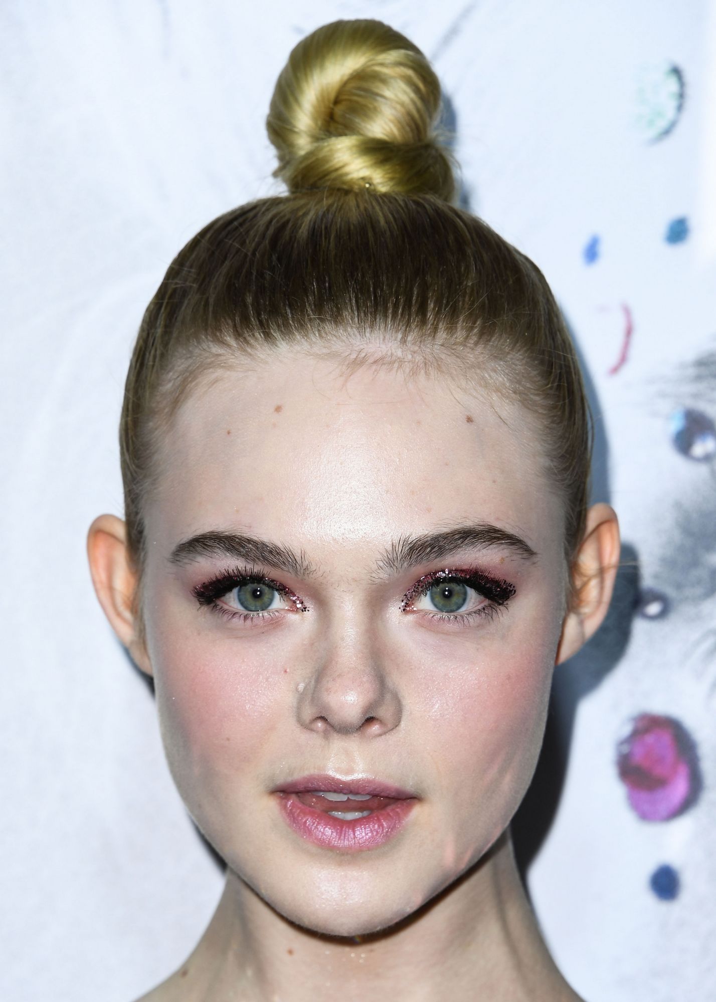 totally-elle-2016-neon-demon-la-premiere-279.jpg