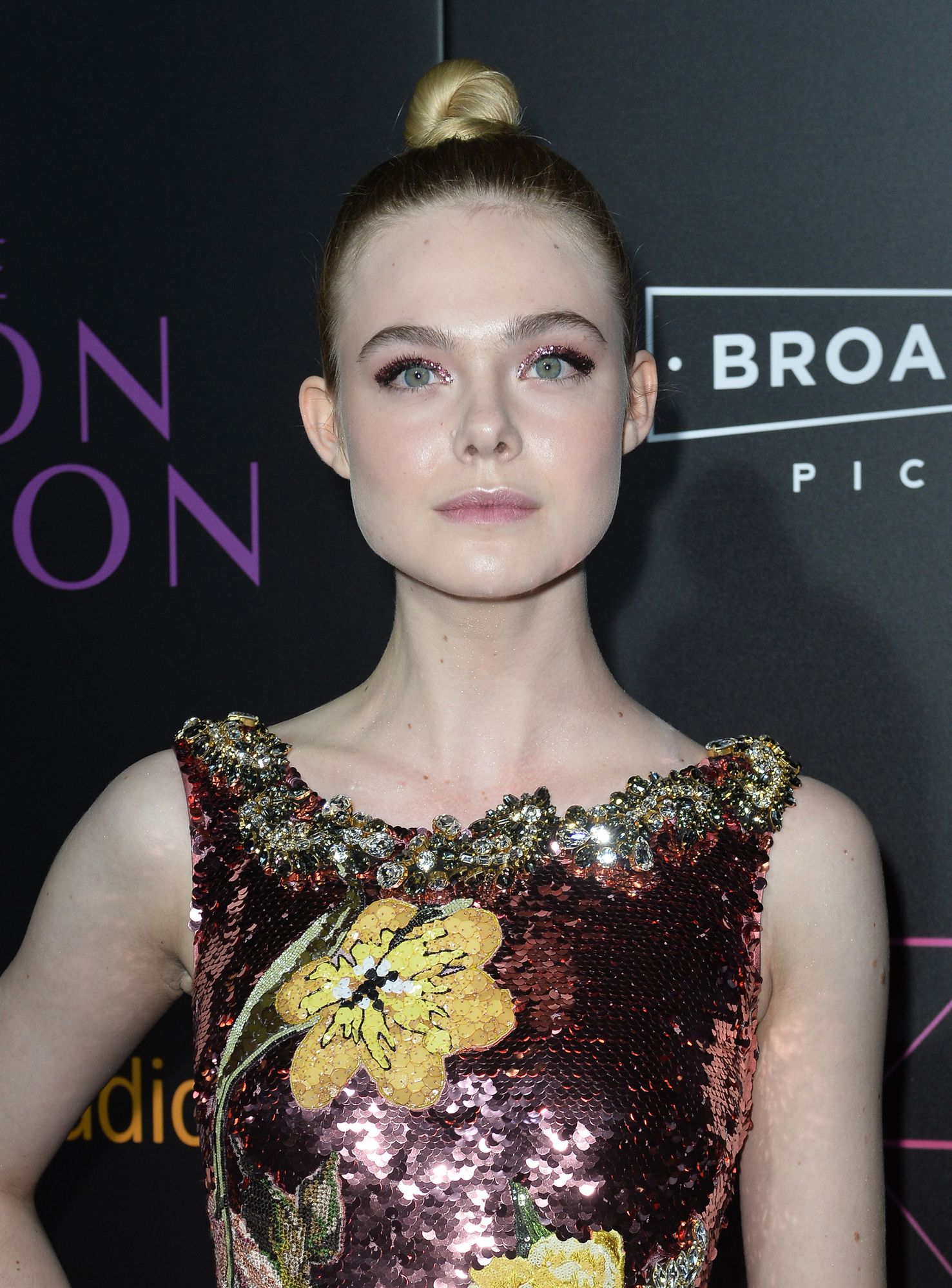 totally-elle-2016-neon-demon-la-premiere-303.jpg