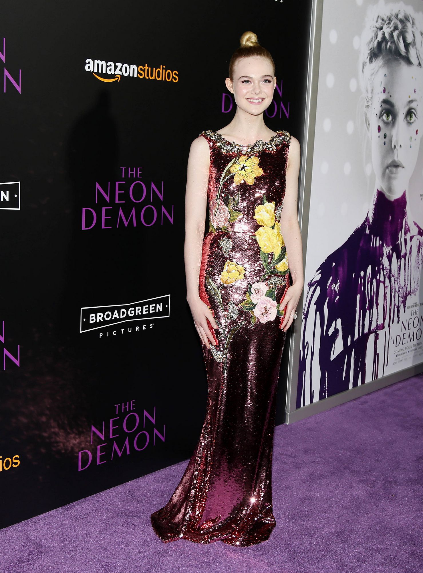 totally-elle-2016-neon-demon-la-premiere-315.jpg