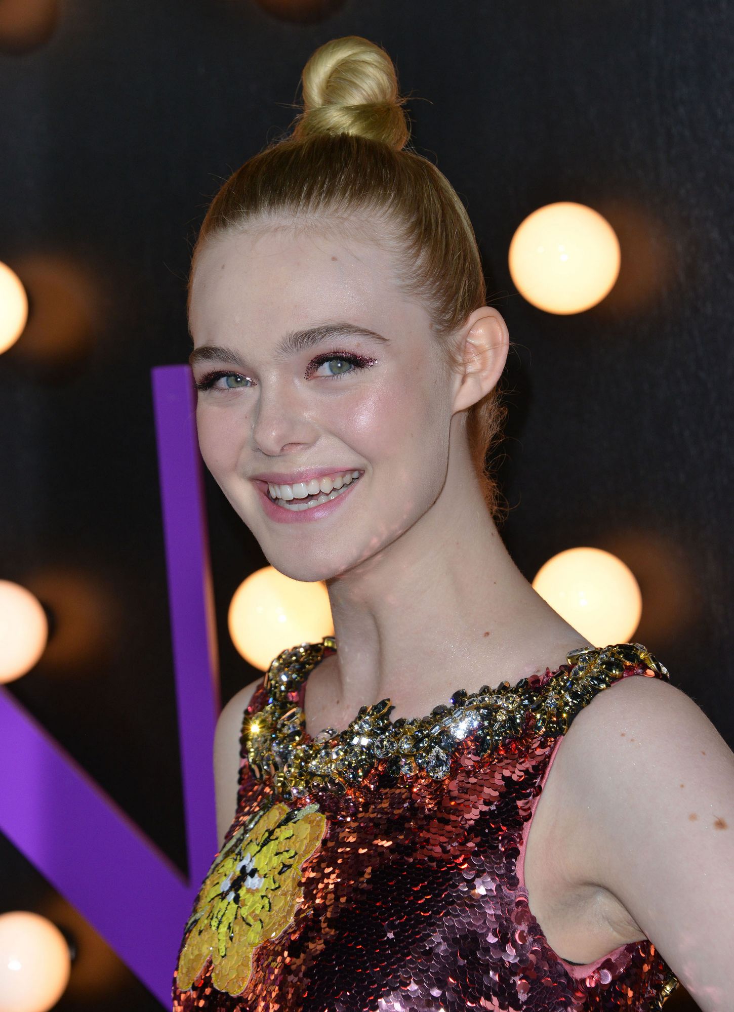 totally-elle-2016-neon-demon-la-premiere-349.jpg