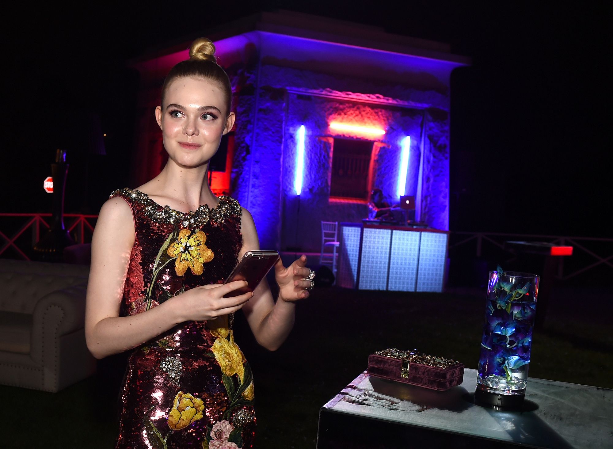 totally-elle-2016-neon-demon-la-premiere-party-015.jpg