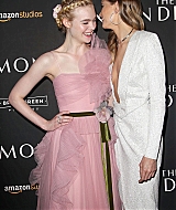 totally-elle-2016-neon-demon-ny-premiere-050.jpg