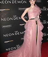 totally-elle-2016-neon-demon-ny-premiere-067.jpg