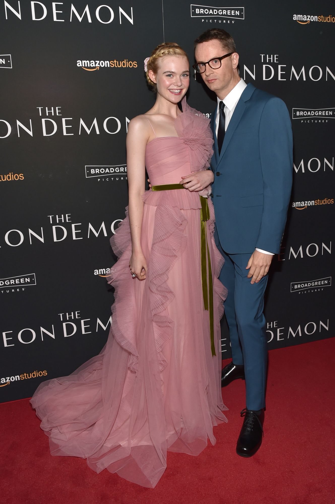totally-elle-2016-neon-demon-ny-premiere-019.jpg