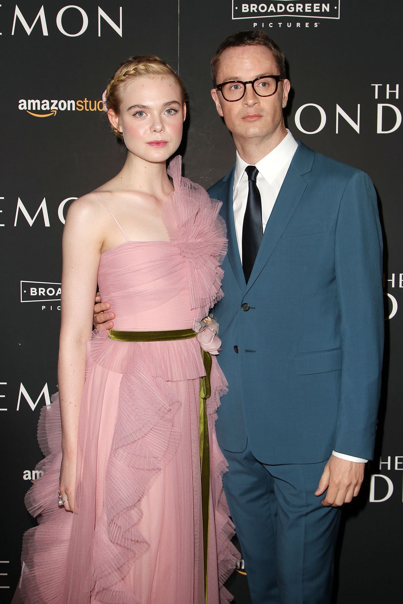 totally-elle-2016-neon-demon-ny-premiere-043.jpg