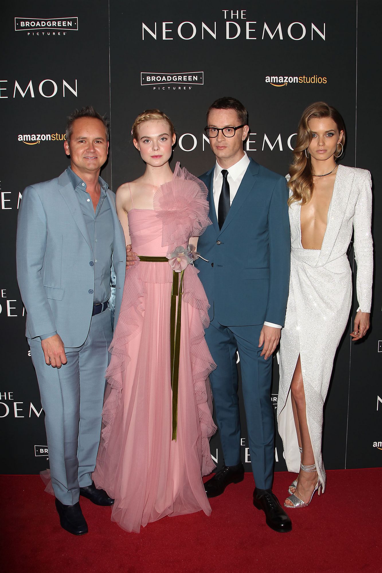 totally-elle-2016-neon-demon-ny-premiere-059.jpg