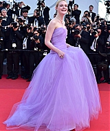 totallyelle-2017-05-24-thebeguiled-premiere-cannes-201.jpg