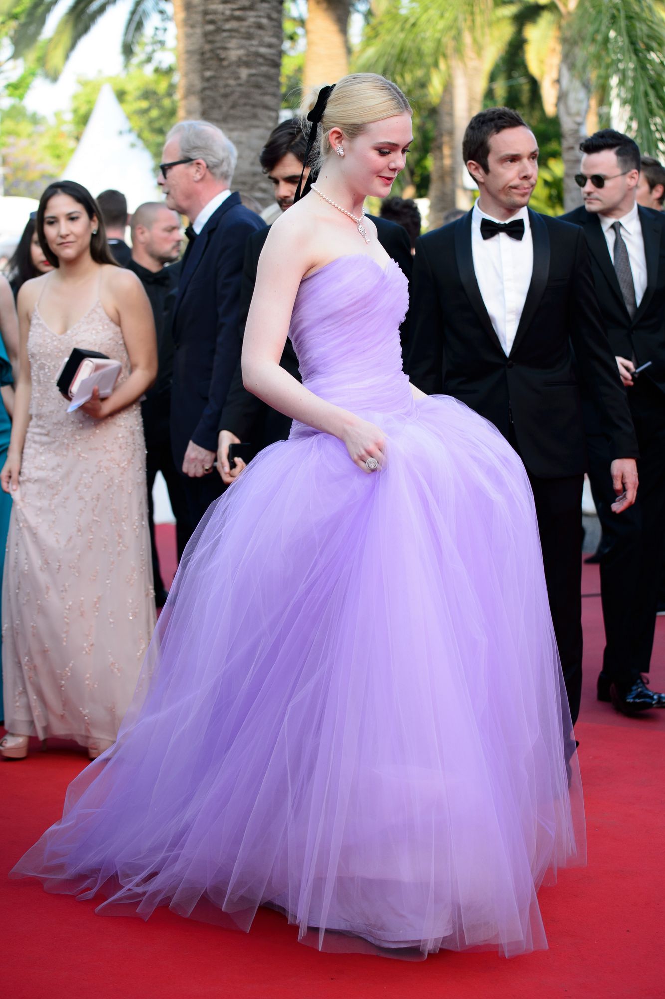 totallyelle-2017-05-24-thebeguiled-premiere-cannes-212.jpg