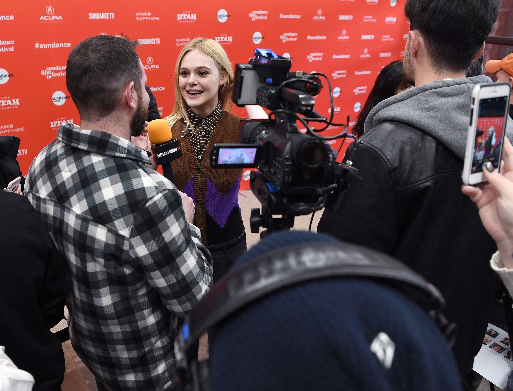 totallyelle-2018-sundance-alonenowpremiere-020.jpg