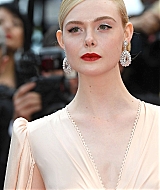 totally_elle_cannes_openingceremony_19__27.jpg