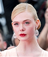 totally_elle_cannes_openingceremony_19__4.jpg