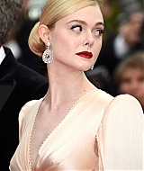 totally_elle_cannes_openingceremony_19__5.jpg