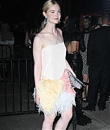 totally-elle-candid-2017-05-01-01.jpg