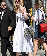 totallyelle-candid-2017-06-29-arriving-at-jimmy-kimmel-003.jpg