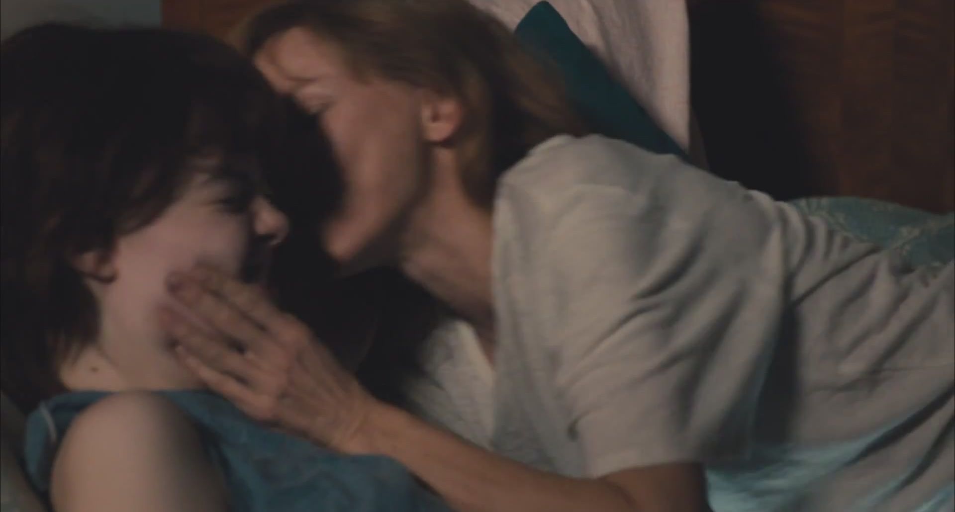 totally-elle-about-ray-trailer-027.jpg