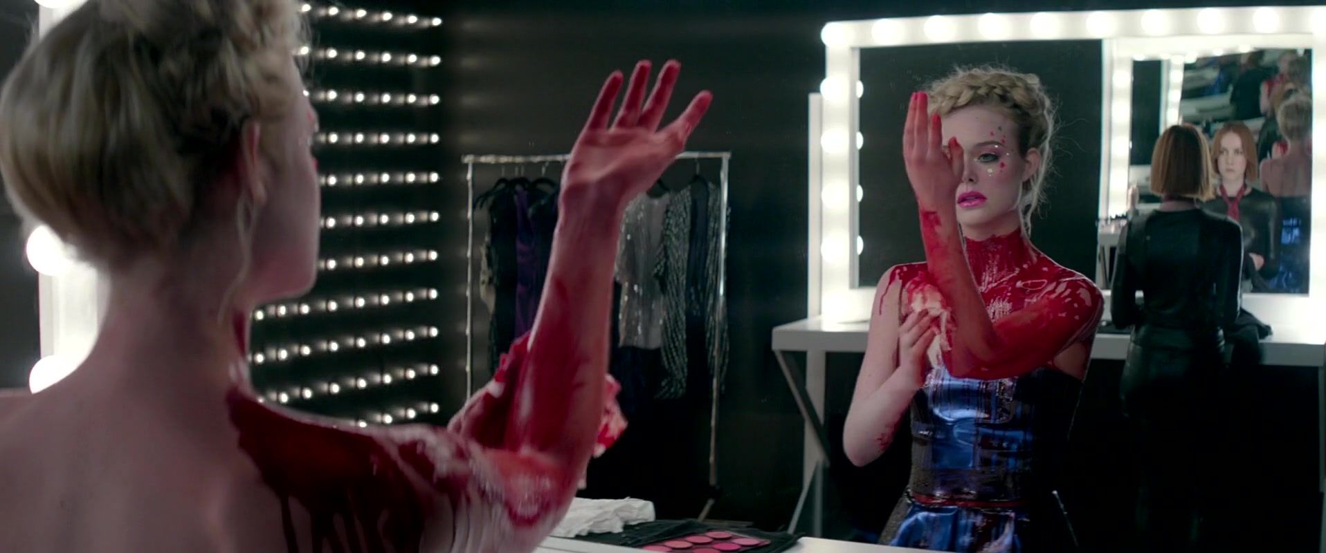 totallyelle-theneondemon-screencaptures-006.jpg
