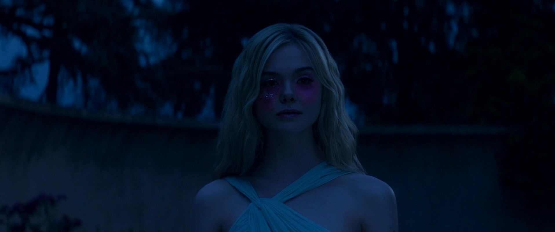totallyelle-theneondemon-screencaptures-335.jpg