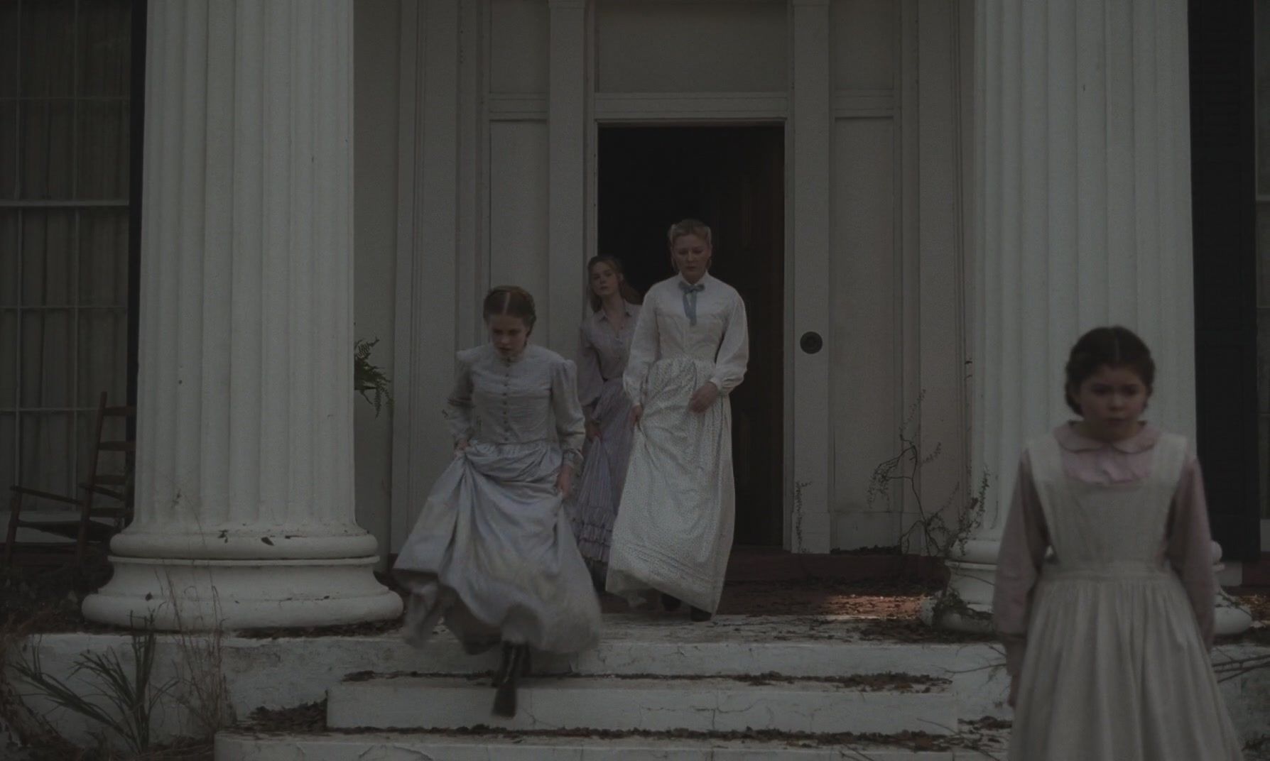 totallyelle-thebeguiled-screencaptures-006.jpg